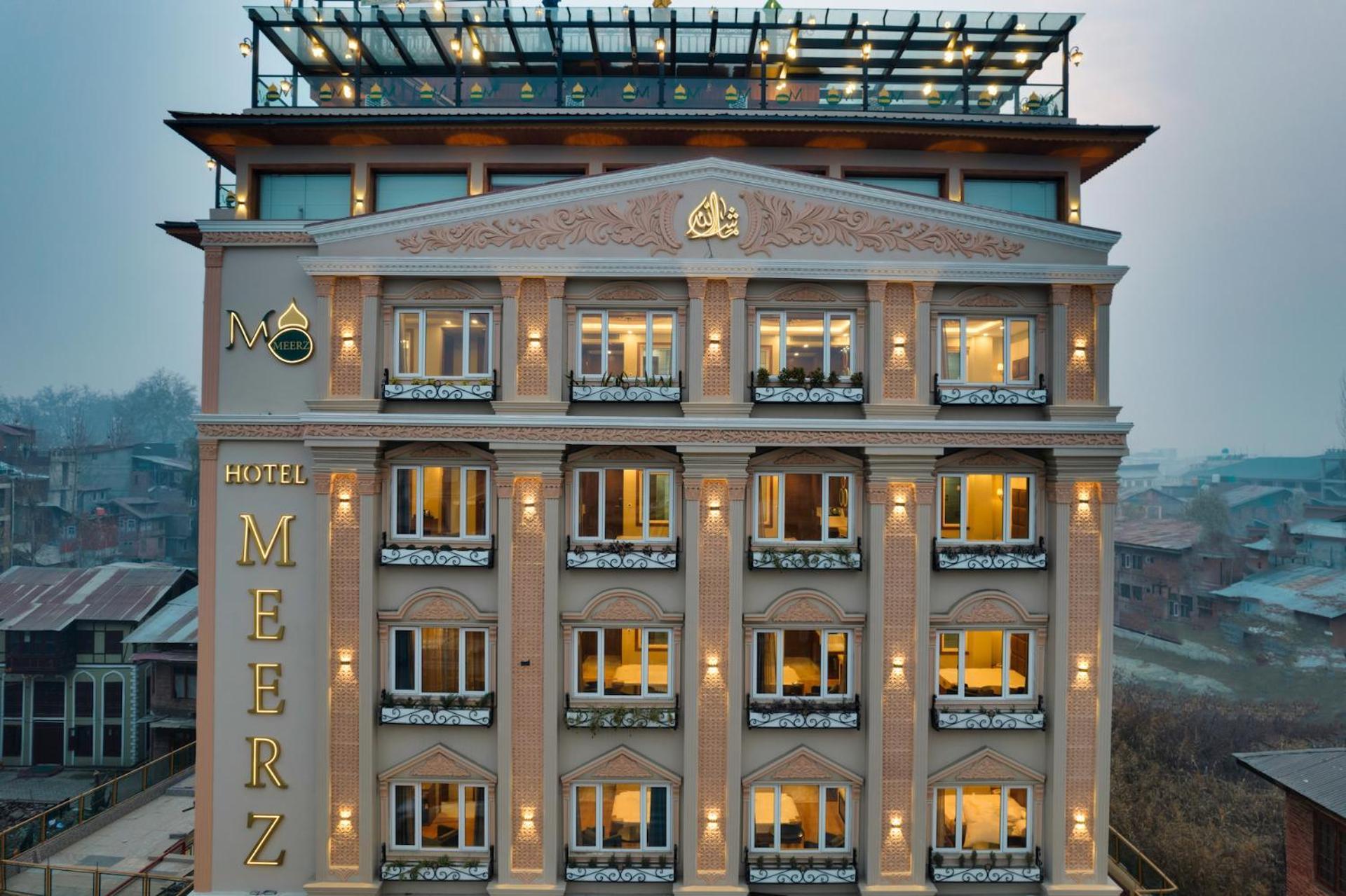 Hotel Meerz Сринагар Экстерьер фото